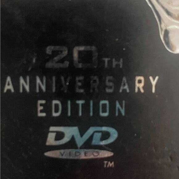 Alien Legacy 20th Anniversary Ed DVD set - Picture 5 of 7